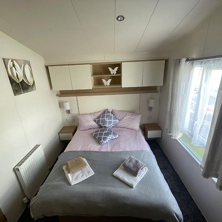 2 Bedroom Caravan, Edi Rita, Robin Hood, Pet Friendly Meliden Экстерьер фото